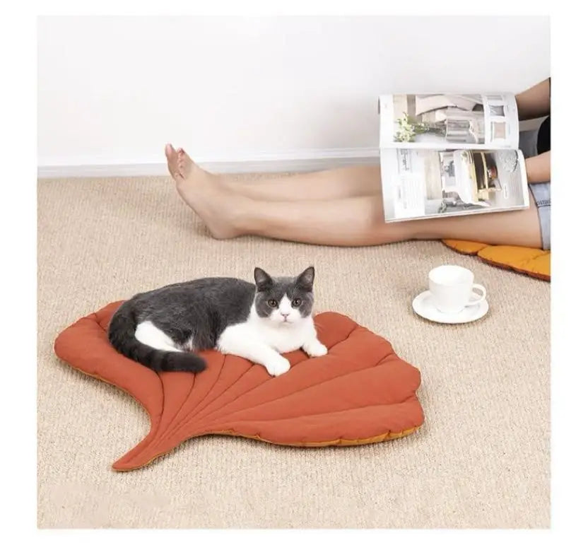Leaf-Shaped Cat Bed Mat NZ | Soft Double-Sided Washable Pet Pad for Cats & Small Dogs – PawNest