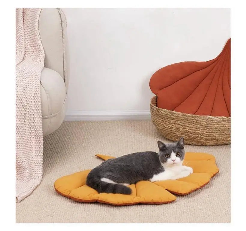 Leaf-Shaped Cat Bed Mat NZ | Soft Double-Sided Washable Pet Pad for Cats & Small Dogs – PawNest